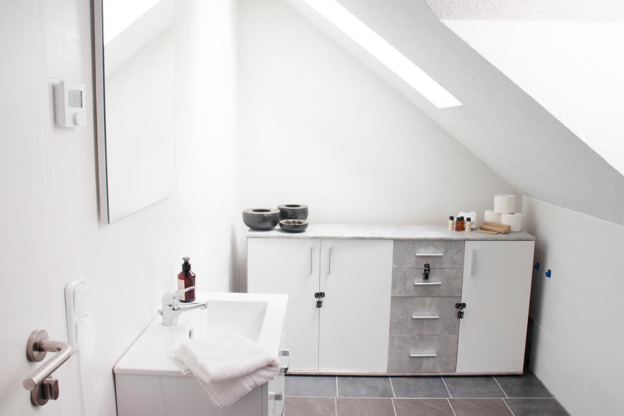 Blackncozy - Design Appartement Mit Boxspringbett Und Balkon Lorrach Exterior photo